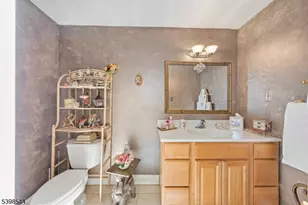 220 Horseshoe Rd, Berkeley Heights Township, NJ 07922 - Photo 3