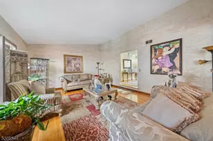 220 Horseshoe Rd, Berkeley Heights Township, NJ 07922 - Photo 9