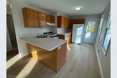 7 Grove St #2, Cranford Township, NJ 07016 - Photo 3