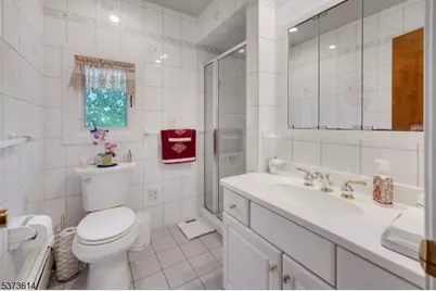 19 Fernwood Ave, Hardyston Township, NJ 07460 - Photo 11