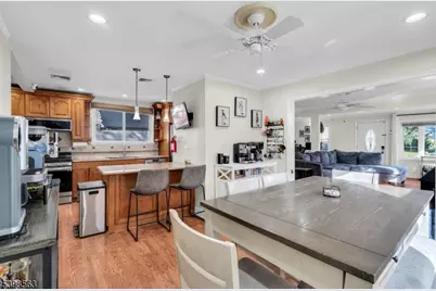 18 Belle Terre Rd, West Orange Township, NJ 07052 - Photo 5