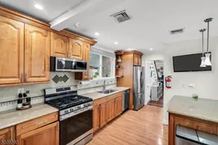 18 Belle Terre Rd, West Orange Township, NJ 07052 - Photo 3