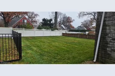 7 Iroquois Rd, Cranford Township, NJ 07016 - Photo 3