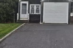 7 Iroquois Rd, Cranford Township, NJ 07016 - Photo 1