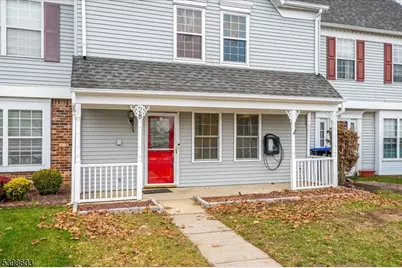 28 Cosgrove Ct, East Brunswick Township, NJ 08816 - Photo 7