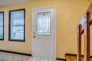 28 Cosgrove Ct, East Brunswick Township, NJ 08816 - Photo 9