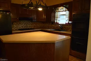 92 Oak Grove Rd, Raritan Township, NJ 08822 - Photo 7