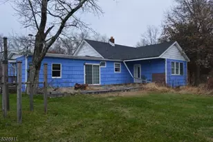 92 Oak Grove Rd, Raritan Township, NJ 08822 - Photo 1