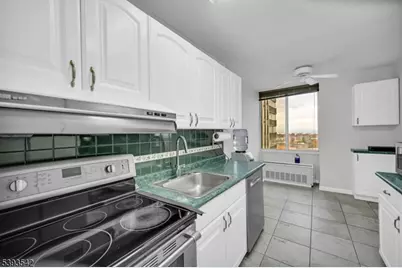 300 Winston Dr-C #1601, Cliffside Park, NJ 07010 - Photo 23