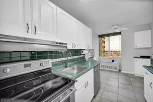 300 Winston Dr-C, Cliffside Park, NJ 07010 - Photo 23