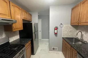 212 Village Commons, Raritan Township, NJ 08822 - Photo 15