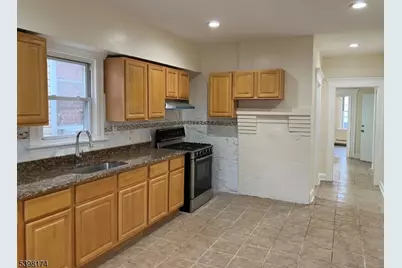 164 Stuyvesant Ave, Newark, NJ 07106 - Photo 3