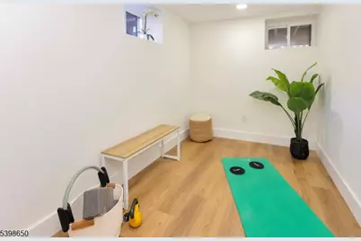 10 Marilyn Pl, Clifton, NJ 07011 - Photo 41