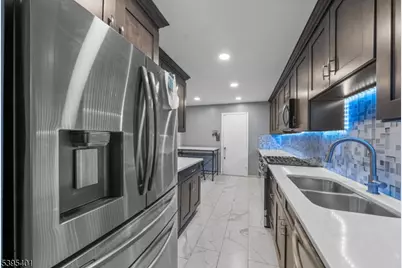 61 Bayberry Dr, Franklin Township, NJ 08873 - Photo 9