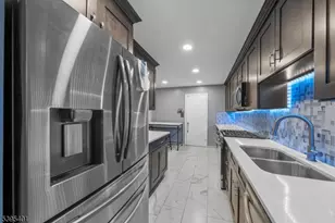 61 Bayberry Dr, Franklin Township, NJ 08873 - Photo 9