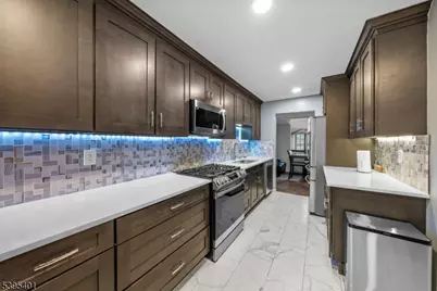 61 Bayberry Dr, Franklin Township, NJ 08873 - Photo 11