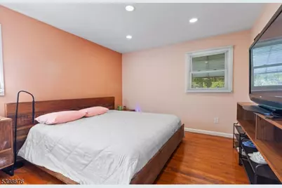 65 Willow Ave, Woodbridge Township, NJ 08830 - Photo 11