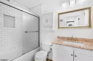 25 Steeplechase Ct, Franklin Township, NJ 08873 - Photo 9