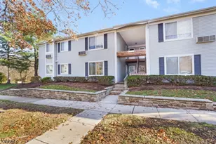 25 Steeplechase Ct, Franklin Township, NJ 08873 - Photo 1