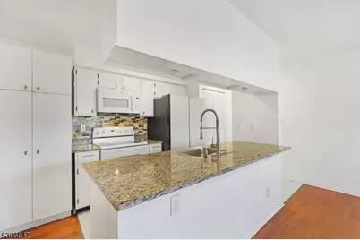 25 Steeplechase Ct #25, Franklin Township, NJ 08873 - Photo 5