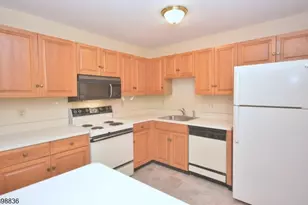 26 Smithfield Ct, Bernards Township, NJ 07920 - Photo 5