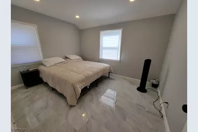 40 Surrey Ln, Clifton, NJ 07012 - Photo 7