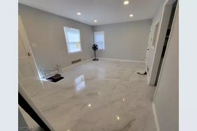 40 Surrey Ln, Clifton, NJ 07012 - Photo 9