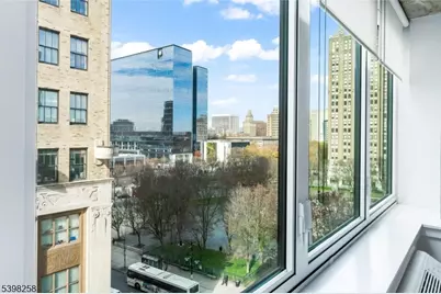 10 Commerce Ct #2E, Newark, NJ 07102 - Photo 13