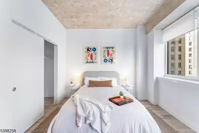 10 Commerce Ct #2E, Newark, NJ 07102 - Photo 9