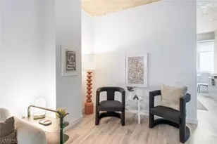 10 Commerce Ct, Newark, NJ 07102 - Photo 7