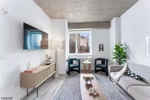 10 Commerce Ct, Newark, NJ 07102 - Photo 7