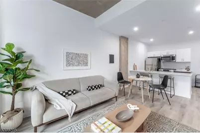 10 Commerce Ct #2A, Newark, NJ 07102 - Photo 9