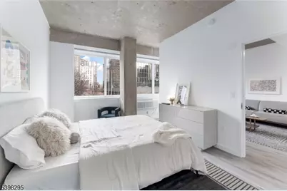 10 Commerce Ct #2A, Newark, NJ 07102 - Photo 11