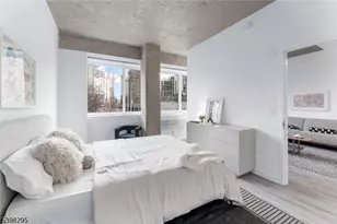 10 Commerce Ct, Newark, NJ 07102 - Photo 11