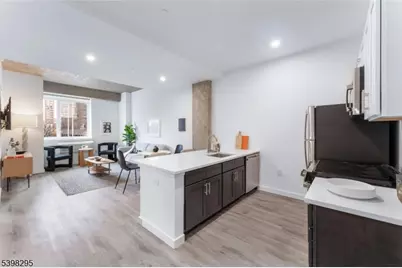 10 Commerce Ct #2A, Newark, NJ 07102 - Photo 1