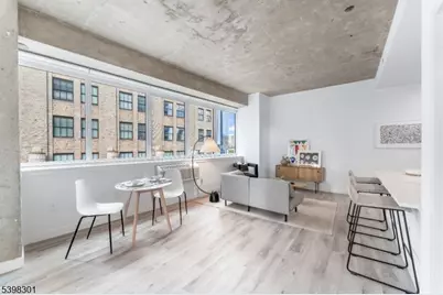 10 Commerce Ct #2D, Newark, NJ 07102 - Photo 3