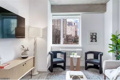 10 Commerce Ct #10 J, Newark, NJ 07102 - Photo 7