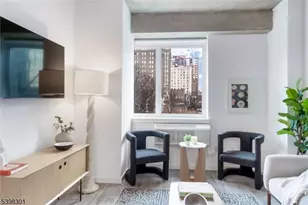 10 Commerce Ct, Newark, NJ 07102 - Photo 7