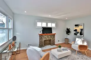 39 Grant Pl, Irvington, NJ 07111 - Photo 3