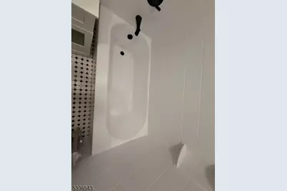 108 Grand Ave #2L, Newark, NJ 07106 - Photo 29