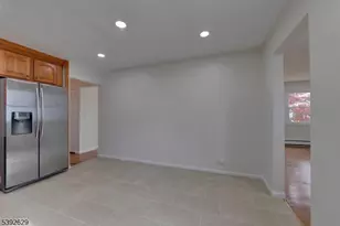 29 Winifred Dr, Totowa, NJ 07512 - Photo 15