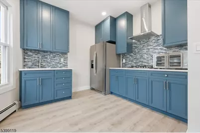 162 Walnut St, Montclair, NJ 07042 - Photo 3