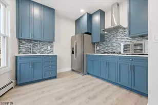 162 Walnut St, Montclair, NJ 07042 - Photo 3