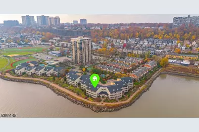 1225 River Rd #7D, Edgewater, NJ 07020 - Photo 1