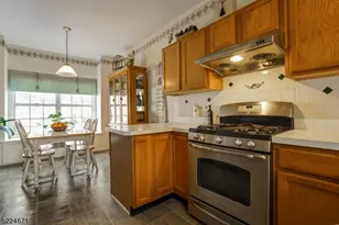 404 Brookview Ct, Hanover Township, NJ 07981 - Photo 3