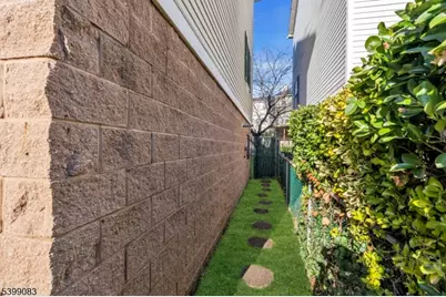 79 Crane St, Newark, NJ 07104 - Photo 5