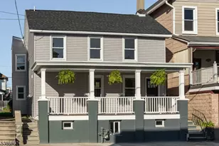 195 Chambers St, Phillipsburg, NJ 08865 - Photo 1