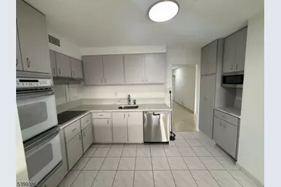 1 Claridge Dr #428, Verona, NJ 07044 - Photo 9