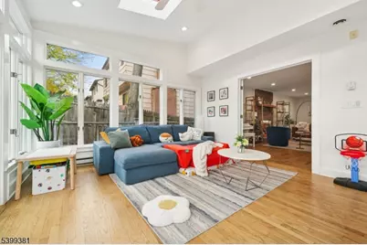 17 Edison Dr, Summit, NJ 07901 - Photo 9