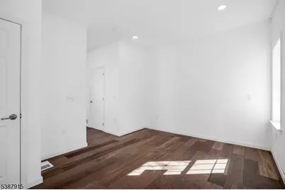 197 Iva St, Rahway, NJ 07065 - Photo 17